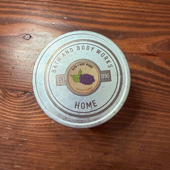 Rare Bath & Body Works Blackberry Bramble Tea 3-Wick Candle w/ Holder *READ* - Picture 3 of 7